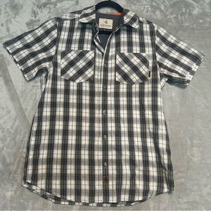 Legendary Whitetails Button Down Short Sleeve Shirt Men’s Medium Plaid Brown